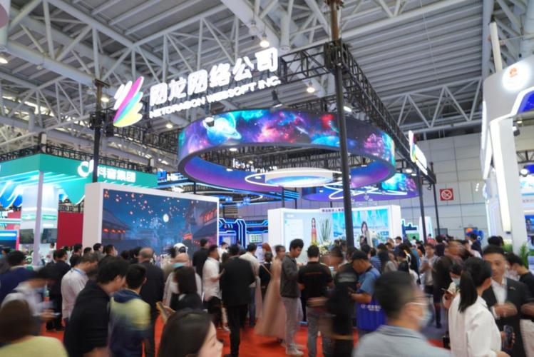 展区内,前沿的技术体验和充满创意的产品设计,让
